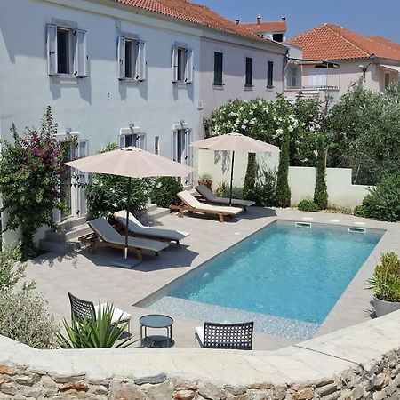 Villa Mira With A Heated Pool And A Sea View Božava 外观 照片