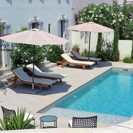 Villa Mira With A Heated Pool And A Sea View Božava 外观 照片