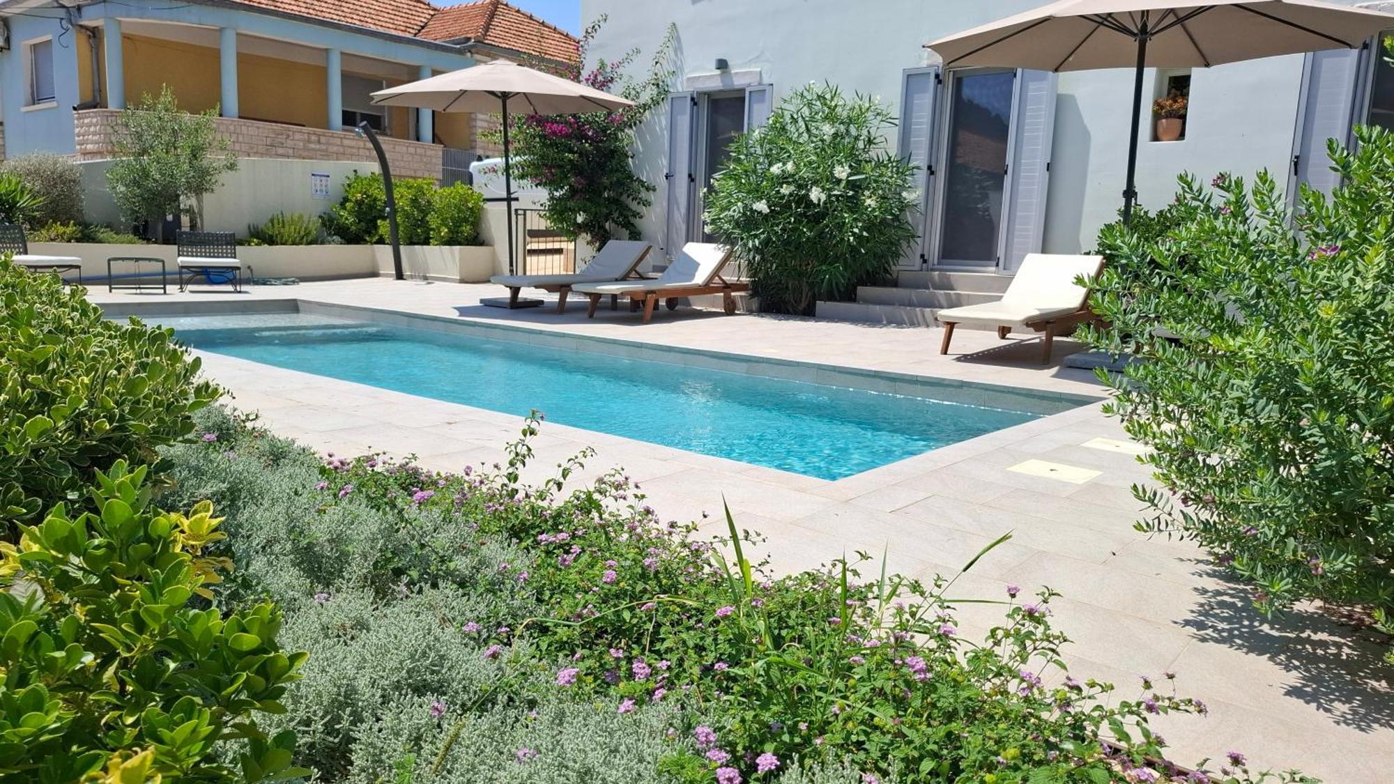 Villa Mira With A Heated Pool And A Sea View Božava 外观 照片