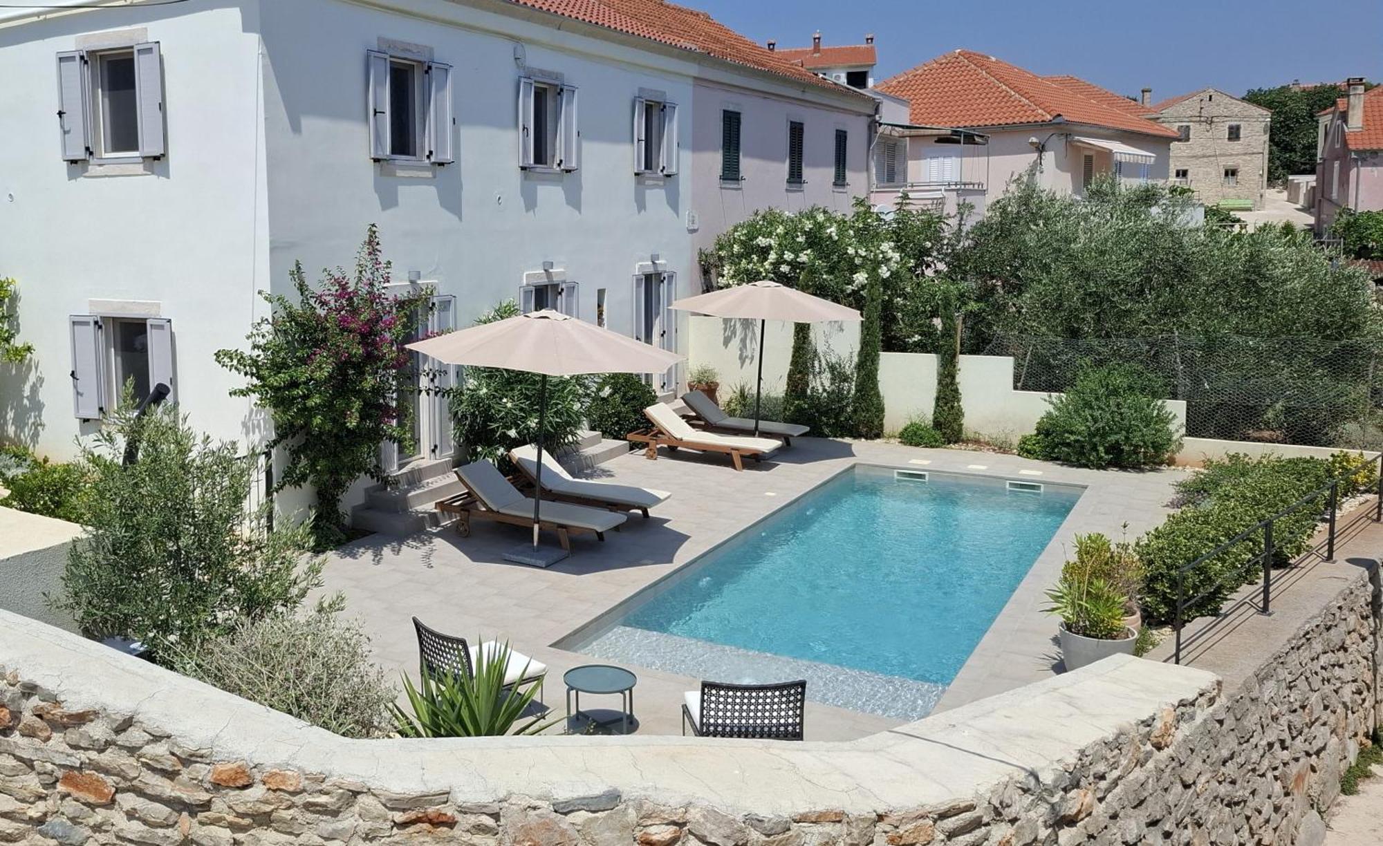 Villa Mira With A Heated Pool And A Sea View Božava 外观 照片